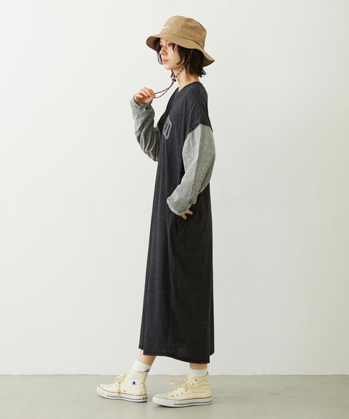 MILKFED.(ミルクフェド)の「COLLEGE LOGO LONG DRESS(ワンピース・レディース・ブラック/ブラウン/ネイビー・ONE SIZE)」の6枚目の写真
