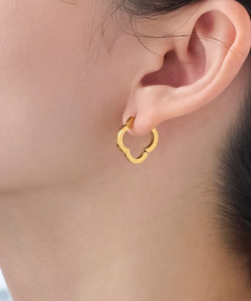 Phoebe（フィービィー）の「【金属アレルギー対応】ストレートワンタッチフープピアス/サージカルステンレス（片耳）（ピアス（片耳用）・レディース・シルバー系2/ゴールド系1/シルバー系1/ゴールド系2・FREE）」の5枚目の写真