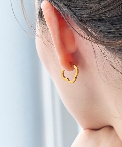 Phoebe（フィービィー）の「【金属アレルギー対応】ストレートワンタッチフープピアス/サージカルステンレス（片耳）（ピアス（片耳用）・レディース・シルバー系2/ゴールド系1/シルバー系1/ゴールド系2・FREE）」の10枚目の写真