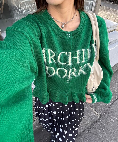 CIAOPANIC（チャオパニック）の「シャギー配色ロゴフリルニットカーディガン（カーディガン/ボレロ・レディース・イエロー/ネイビー/ブラウン/グリーン/グレー/ホワイト・ONE SIZE）」の4枚目の写真