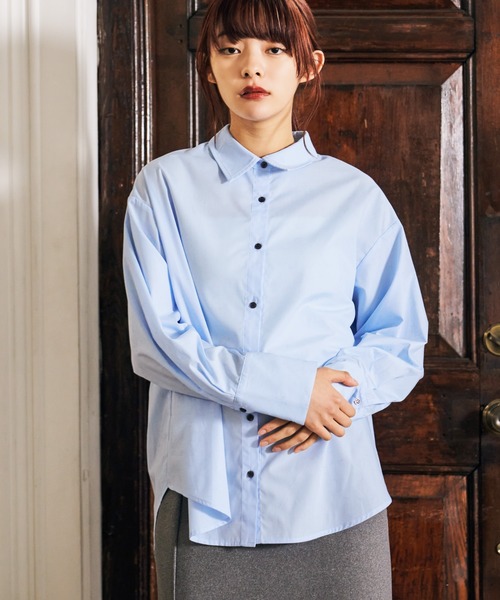 mysty woman（ミスティウーマン）の「ラウンドヘムレギュラーカラーシャツ 634889（シャツ/ブラウス・レディース・ブルー系その他/オフホワイト/サックスブルー・FREE）」の3枚目の写真