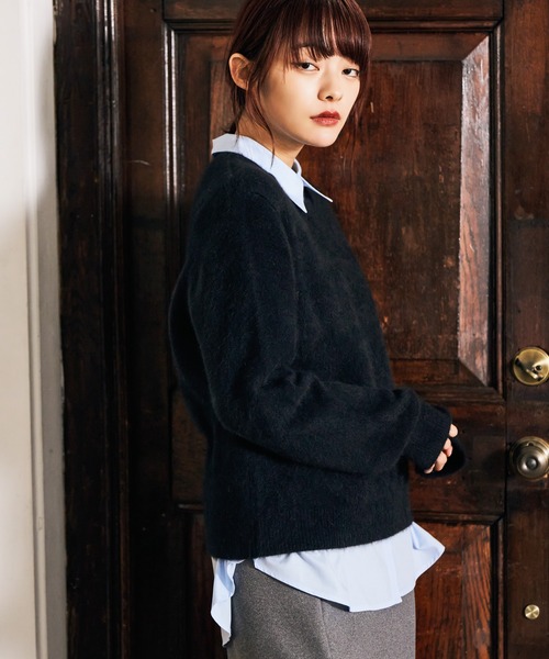 mysty woman（ミスティウーマン）の「ラウンドヘムレギュラーカラーシャツ 634889（シャツ/ブラウス・レディース・ブルー系その他/オフホワイト/サックスブルー・FREE）」の5枚目の写真