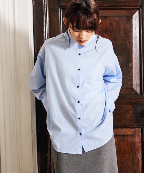 mysty woman（ミスティウーマン）の「ラウンドヘムレギュラーカラーシャツ 634889（シャツ/ブラウス・レディース・ブルー系その他/オフホワイト/サックスブルー・FREE）」の6枚目の写真