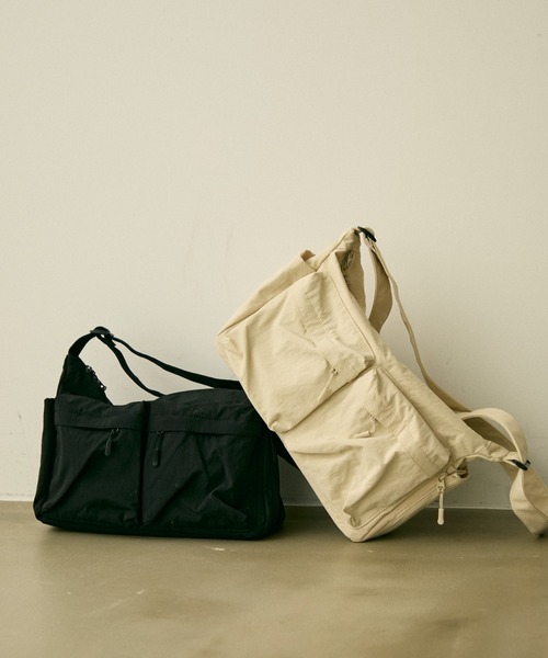 full/fill.(フルフィル)の「out pocket square shoulder bag / アウトポケットスクエアショルダーバッグ(ショルダーバッグ・レディース・アイボリー/ブラック・FREE)」の13枚目の写真