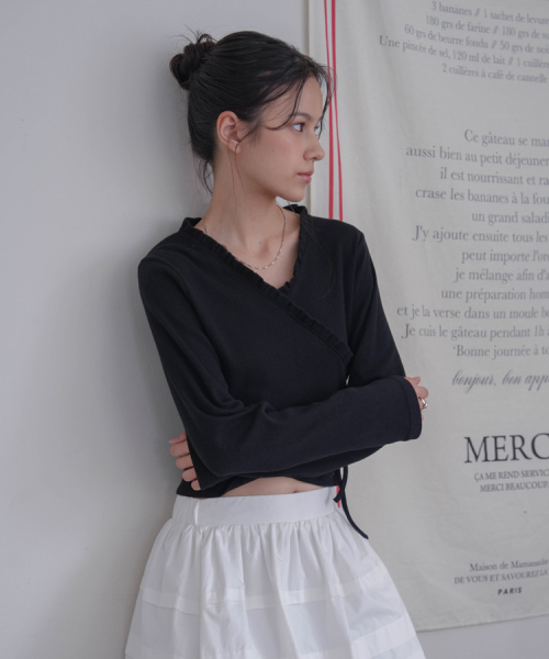 DEHEVE（デヘヴェ）の「Wrap Frill Long Sleeve [Black]（その他トップス・レディース・ブラック・FREE）」の7枚目の写真
