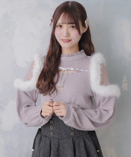 couture BY ROJITA（クチュールバイロジータ）の「ファーショルダートップス（Tシャツ/カットソー・レディース・パープル/ホワイト/ブラック・FREE）」の3枚目の写真