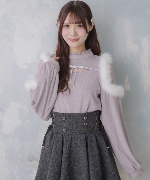 couture BY ROJITA（クチュールバイロジータ）の「ファーショルダートップス（Tシャツ/カットソー・レディース・パープル/ホワイト/ブラック・FREE）」の13枚目の写真