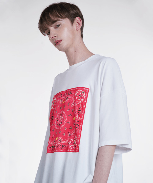 VERSE ONE(バースワン)の「PAISLEY LOGO BANDANA T-SHIRTS WHITE/RED(Tシャツ/カットソー・メンズ・その他・LARGE/MEDIUM/SMALL)」の2枚目の写真