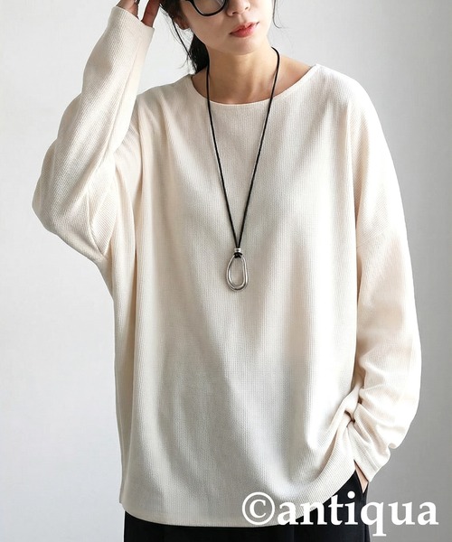 antiqua(アンティカ)の「シュッと美 起毛 リブ トップス(Tシャツ/カットソー・レディース・ブルー/ブラック系その他/グレー系その他/ブラック/アイボリー/レッド系その他/レッド/パープル系その他/ベージュ系その他/ホワイト系その他/パープル/ブルー系その他/ベージュ/ダークグレー・ONESIZE)」の3枚目の写真