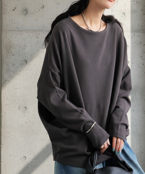 antiqua(アンティカ)の「シュッと美 起毛 リブ トップス(Tシャツ/カットソー・レディース・ブルー/ブラック系その他/グレー系その他/ブラック/アイボリー/レッド系その他/レッド/パープル系その他/ベージュ系その他/ホワイト系その他/パープル/ブルー系その他/ベージュ/ダークグレー・ONESIZE)」の6枚目の写真