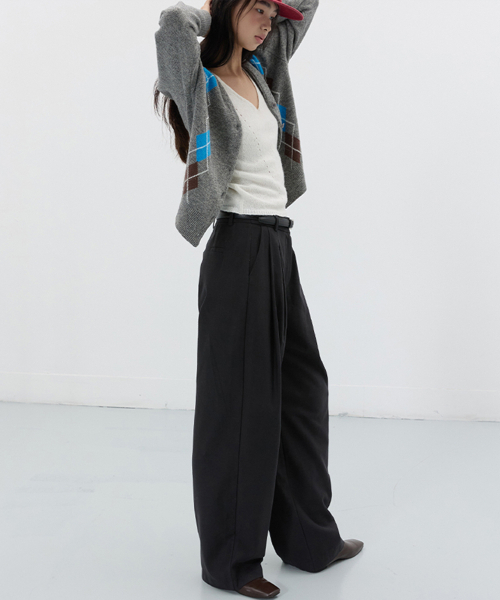 MICHIKO LONDON(ミチコ ロンドン)の「ボリュームタックワイドスラックスマットブラック(スラックス・レディース・その他・SMALL/MEDIUM/LARGE)」の1枚目の写真