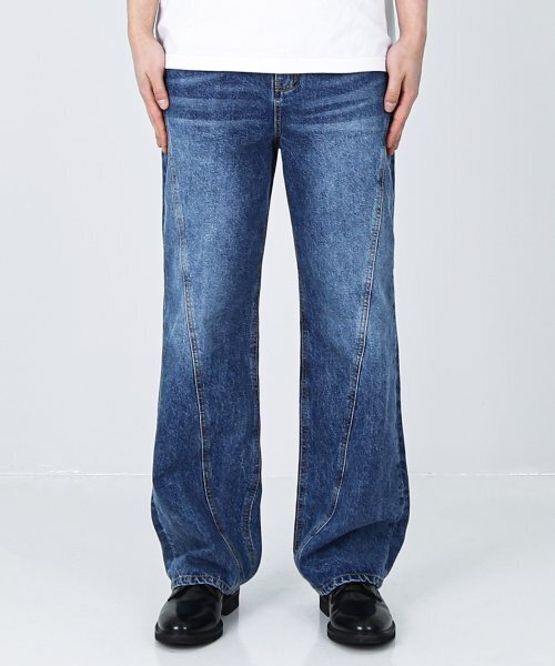KND(ケイエヌディ)の「ワイドフィットダイアグナルアークウォッシュデニム(デニムパンツ・メンズ・その他・1(S)/2(M)/3(L))」の5枚目の写真