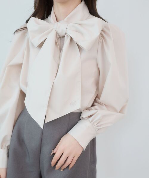 MAJESTIC LEGON(マジェスティックレゴン)の「バリエボウタイブラウス(シャツ/ブラウス・レディース・ホワイト系その他2/ブルー/オフホワイト/ホワイト系その他/ピンク・MEDIUM)」の21枚目の写真