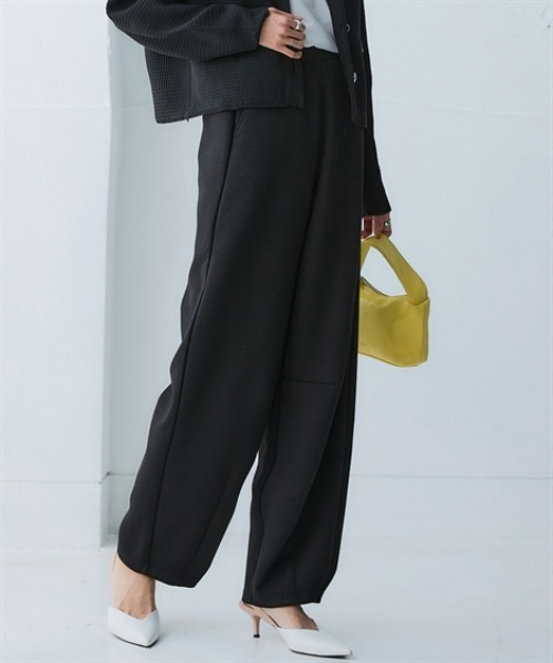 nissen(ニッセン)の「なめらかポンチ素材バレルレッグパンツ(セットアップ可能)<大きいサイズ有>(その他パンツ・レディース・チャコールグレー/ダークグリーン/モカ/ブラック・LL/L/M/S/3L)」の1枚目の写真