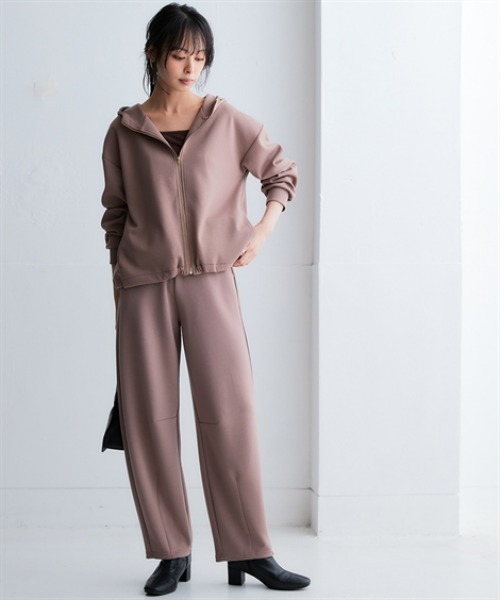 nissen(ニッセン)の「なめらかポンチ素材バレルレッグパンツ(セットアップ可能)<大きいサイズ有>(その他パンツ・レディース・チャコールグレー/ダークグリーン/モカ/ブラック・LL/L/M/S/3L)」の17枚目の写真