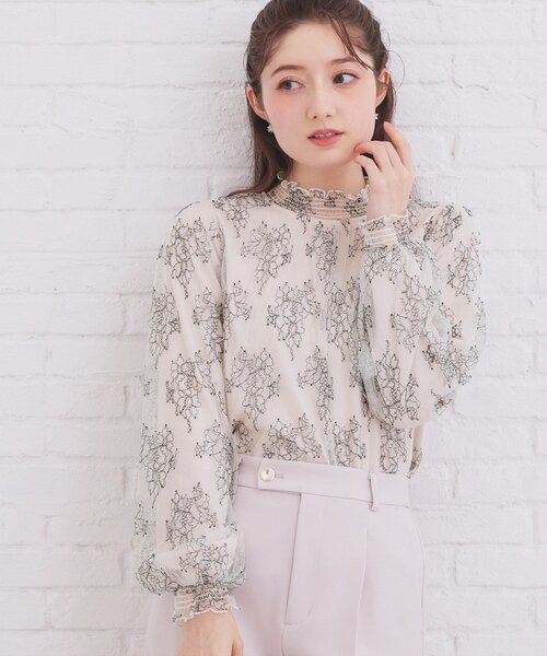 index(インデックス)の「フリルハイネックレーストップス【洗濯機OK】(シャツ/ブラウス・レディース・オフホワイト/ブラック/ベージュ系その他7・42/40/38/36)」の3枚目の写真