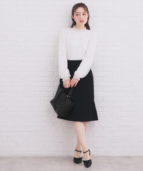 index(インデックス)の「フリルハイネックレーストップス【洗濯機OK】(シャツ/ブラウス・レディース・オフホワイト/ブラック/ベージュ系その他7・42/40/38/36)」の6枚目の写真