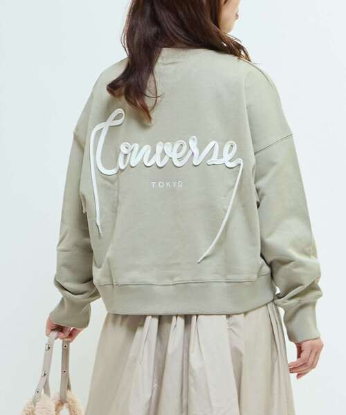 CONVERSE TOKYO(コンバーストウキョウ)の「BACK SPINDLE LOGO SWEAT(スウェット・レディース・ブルー/セージグリーン/杢グレー/ブラック/ピンク/アイボリー・FREE)」の4枚目の写真