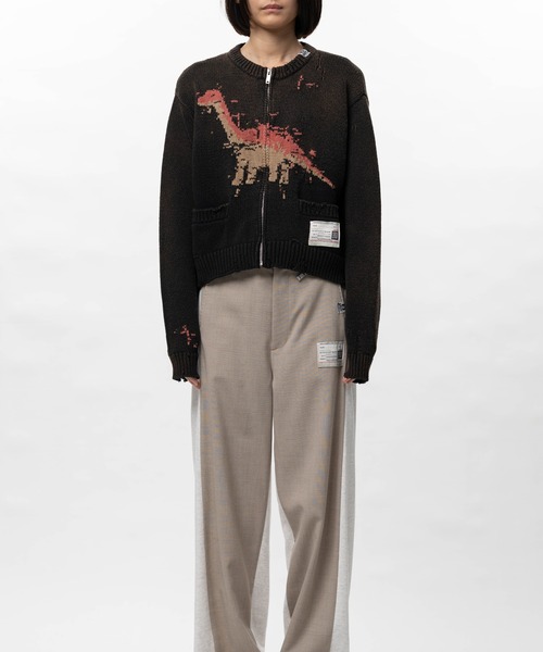 Maison MIHARA YASUHIRO(メゾンミハラヤスヒロ)の「Dinosaur Jacquard Knit Cardigan(カーディガン/ボレロ・レディース・ブラック/ベージュ・36/38)」の4枚目の写真