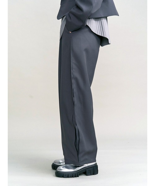UN3D.(アンスリード)の「SIDE PLEATS PANTS / サイドプリーツパンツ(その他パンツ・レディース・ブラック/グレー・36/38)」の3枚目の写真
