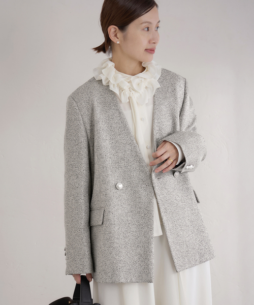 IENA(イエナ)の「&NAVY ツィーディーダブルジャケット(ノーカラージャケット・レディース・ベージュ/ネイビー・36/38)」の6枚目の写真