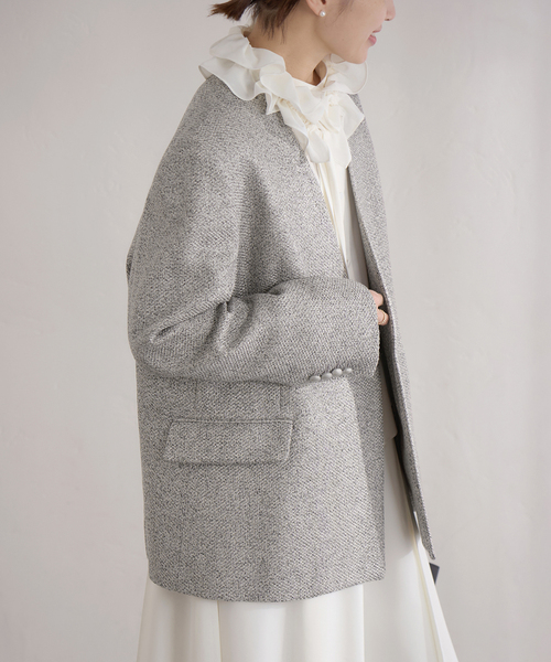 IENA(イエナ)の「&NAVY ツィーディーダブルジャケット(ノーカラージャケット・レディース・ベージュ/ネイビー・36/38)」の11枚目の写真