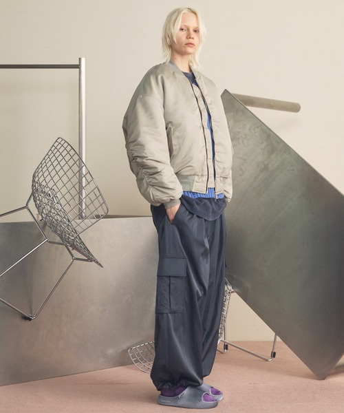 MAISON SPECIAL（メゾンスペシャル）の「《UNISEX》Prime-Over Nylon MA-1 Bomber Jacket/プライムオーバーナイロンMA-1ボンバージャケット【MAISON SPECIAL/メゾンスペシャル】（MA-1・メンズ・パープル/ブラック/グレイッシュベージュ/モスグリーン/ダークグリーン・0/2/1）」の8枚目の写真