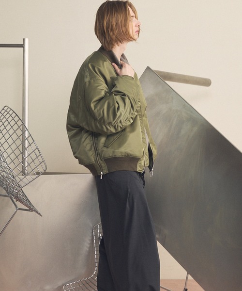 MAISON SPECIAL（メゾンスペシャル）の「《UNISEX》Prime-Over Nylon MA-1 Bomber Jacket/プライムオーバーナイロンMA-1ボンバージャケット【MAISON SPECIAL/メゾンスペシャル】（MA-1・メンズ・パープル/ブラック/グレイッシュベージュ/モスグリーン/ダークグリーン・0/2/1）」の12枚目の写真