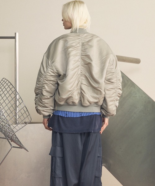 MAISON SPECIAL（メゾンスペシャル）の「《UNISEX》Prime-Over Nylon MA-1 Bomber Jacket/プライムオーバーナイロンMA-1ボンバージャケット【MAISON SPECIAL/メゾンスペシャル】（MA-1・メンズ・パープル/ブラック/グレイッシュベージュ/モスグリーン/ダークグリーン・0/2/1）」の19枚目の写真