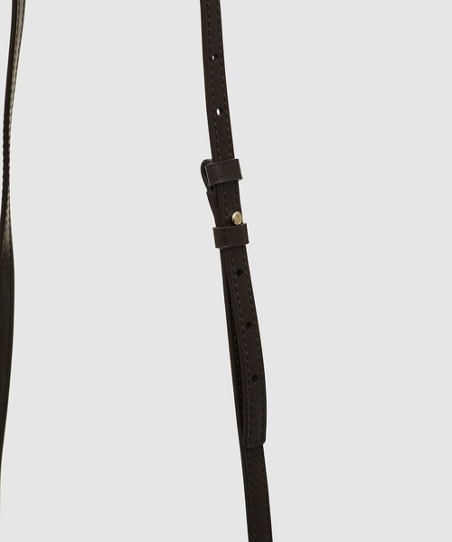 GANNI（ガニー）の「Bou Small Crinkle Oleatex（ハンドバッグ・レディース・ダークオリーブ・ONE SIZE）」の3枚目の写真