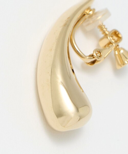 green label relaxing(グリーンレーベルリラクシング)の「ドロップバー イヤリング(イヤリング・レディース・ゴールド/シルバー・FREE)」の11枚目の写真