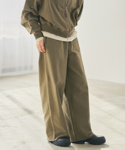 plage（プラージュ）の「《追加》JOHNBULL / ジョンブル 別注 SWEAT WIDE パンツ 2（スウェットパンツ・レディース・カーキ/アイボリー・38/36）」の2枚目の写真