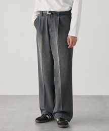 EASENCE（イーズエンス）の「【EASENCE】センタープレス タックストレート ベーシック デニムスラックス<ウォッシャブル 速乾 サステナブル素材>（デニムパンツ）」