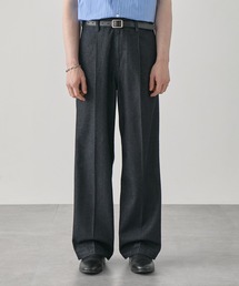 EASENCE（イーズエンス）の「【EASENCE】センタープレス タックストレート ベーシック デニムスラックス<ウォッシャブル 速乾 サステナブル素材>（デニムパンツ）」
