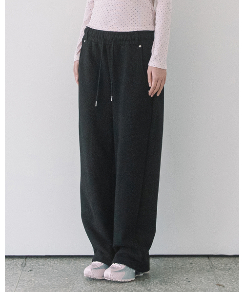 HAVISM（ヘビズム）の「RIVET BELTED SWEATPANTS(BLACK)（スウェットパンツ・レディース・その他・ONE SIZE）」の2枚目の写真
