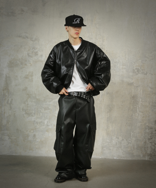 ROCKPSYCHO（ロックサイコ）の「マットレザー カーゴパンツ ブラック（その他パンツ・メンズ・ブラック・LARGE/MEDIUM）」の3枚目の写真
