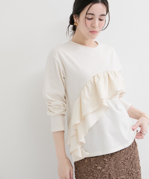 le cercle ADAM ET ROPE'(ルセルクルアダムエロペ)の「シアーフリルアシメコンビプルオーバー(Tシャツ/カットソー・レディース・ブラック/オフホワイト・FREE)」の1枚目の写真