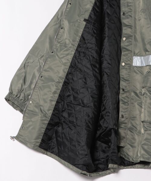 rokh（ロク）の「NYLON MIDI COAT WITH HOOD R8CA238（ブルゾン・メンズ・オリーブ・34）」の3枚目の写真