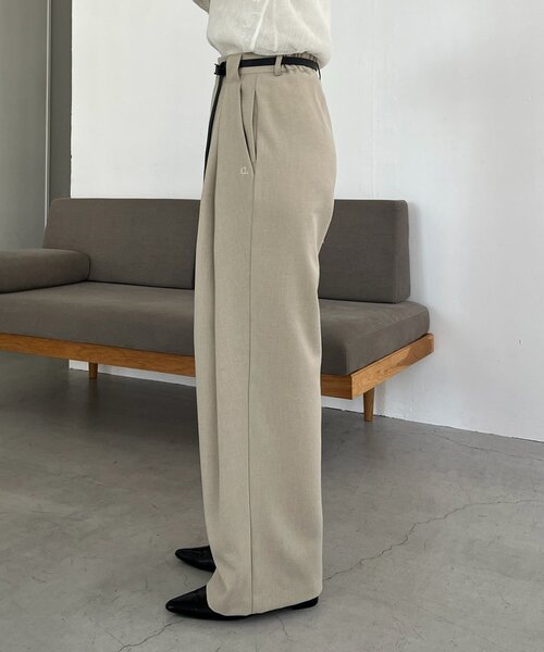 CAPRICIEUX LE'MAGE(カプリシューレマージュ)の「〈C.L〉レザーベルト付変形タックパンツ(その他パンツ・レディース・ブラック/ベージュ・36/38)」の19枚目の写真