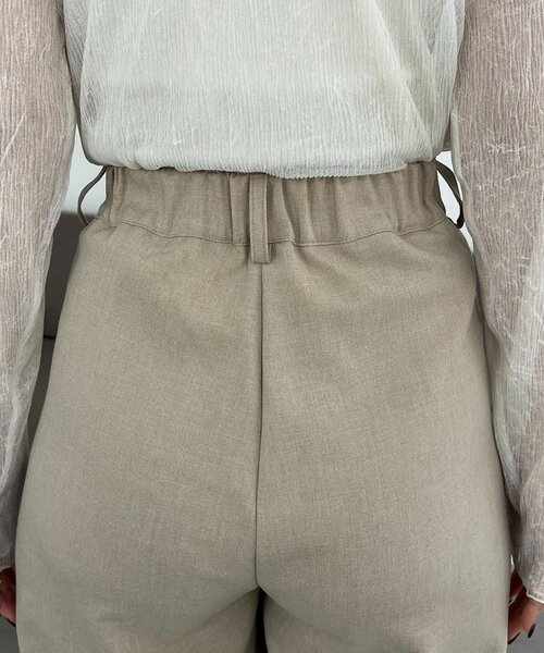 CAPRICIEUX LE'MAGE(カプリシューレマージュ)の「〈C.L〉レザーベルト付変形タックパンツ(その他パンツ・レディース・ブラック/ベージュ・36/38)」の22枚目の写真