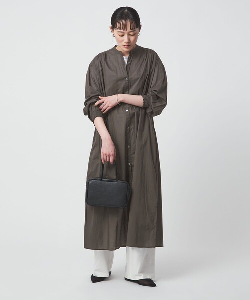green label relaxing（グリーンレーベルリラクシング）の「ギャザー ソリッド シャツワンピース（シャツワンピース・レディース・ダークグレー・FREE）」の3枚目の写真