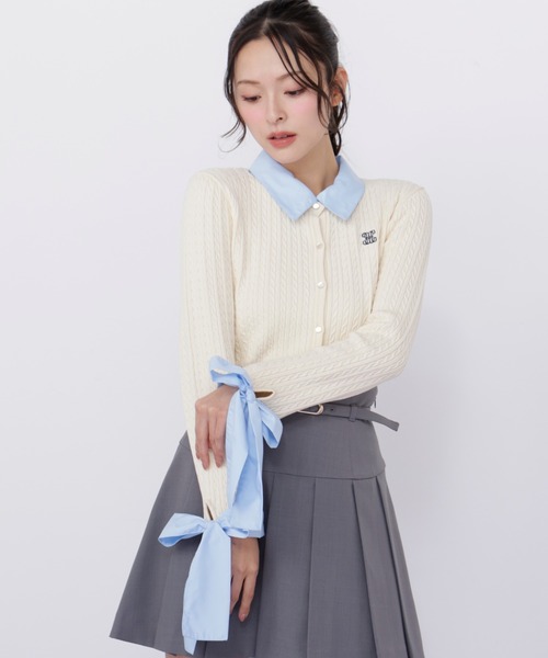 JILL by JILL STUART(ジルバイジルスチュアート)の「袖リボンケーブルカーディガン(ニット/セーター・レディース・グレー/ホワイト/ネイビー・FREE)」の5枚目の写真