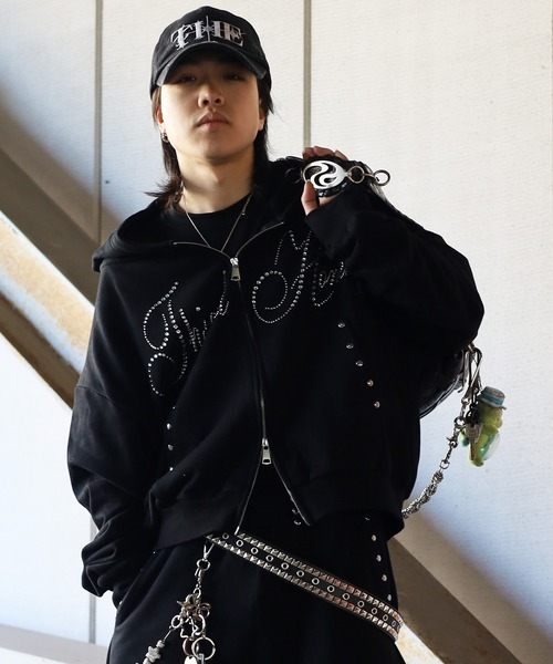 ATMARK（アットマーク）の「【めるぷち相塲星音様着用】《3サイズ展開　/　UNISEX　》ATMARK THラインストーンロゴ　リベットデザイン　ジップパーカー　セットアップ可能（パーカー・メンズ・ブラック/ブラック×ピンク/グレー/グレー×ピンク・S/M/L）」の20枚目の写真