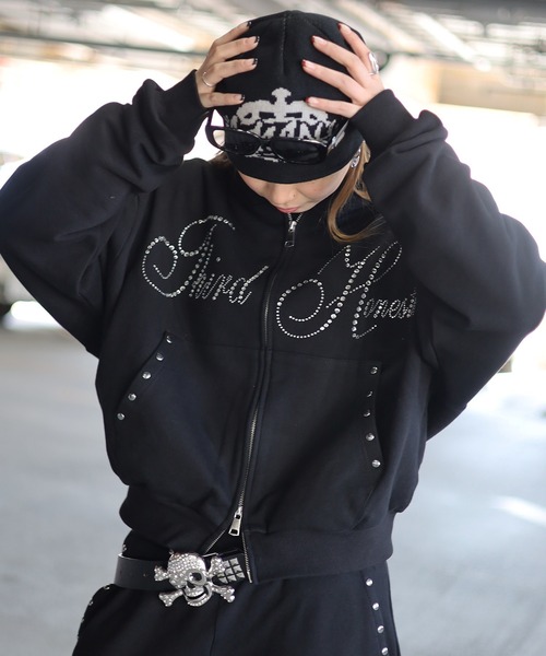 ATMARK（アットマーク）の「【めるぷち相塲星音様着用】《3サイズ展開　/　UNISEX　》ATMARK THラインストーンロゴ　リベットデザイン　ジップパーカー　セットアップ可能（パーカー・メンズ・ブラック/ブラック×ピンク/グレー/グレー×ピンク・S/M/L）」の22枚目の写真