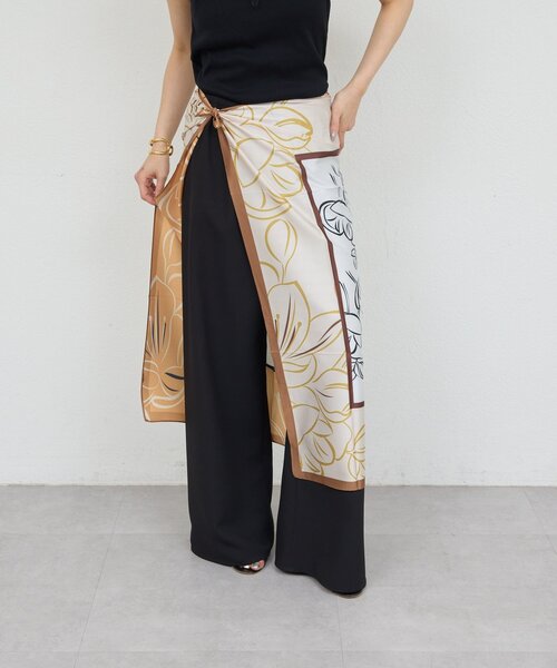 GALLARDAGALANTE(ガリャルダガランテ)の「プリントリバーシブルスカーフ(マフラー・レディース・ブラウン/ネイビー・FREE)」の4枚目の写真