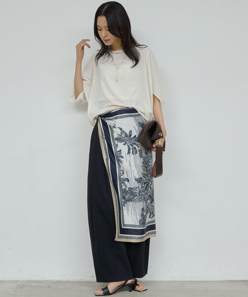 GALLARDAGALANTE(ガリャルダガランテ)の「プリントリバーシブルスカーフ(マフラー・レディース・ブラウン/ネイビー・FREE)」の11枚目の写真