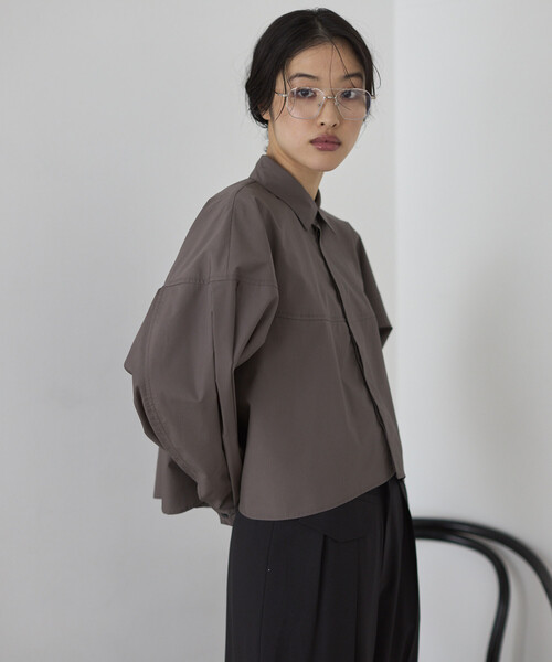 Firsthand(ファーストハンド)の「Firsthand/ファーストハンド 切替デザイン ショートブラウス / 立体スリーブ ロングスリーブシャツ(シャツ/ブラウス・レディース・サックスブルー/チャコールグレー/ホワイト/ピンク・フリ-)」の11枚目の写真