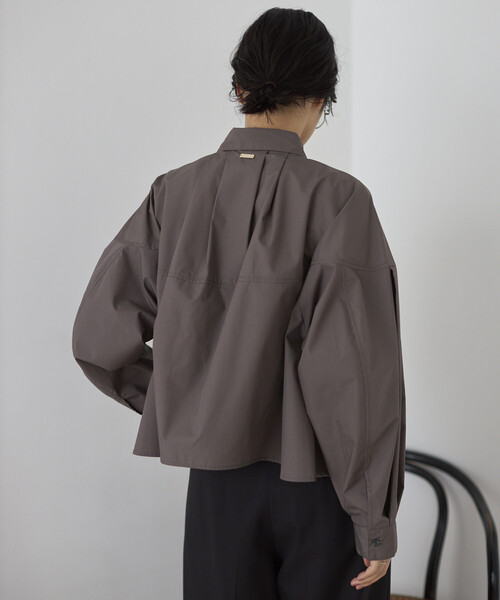 Firsthand(ファーストハンド)の「Firsthand/ファーストハンド 切替デザイン ショートブラウス / 立体スリーブ ロングスリーブシャツ(シャツ/ブラウス・レディース・サックスブルー/チャコールグレー/ホワイト/ピンク・フリ-)」の12枚目の写真