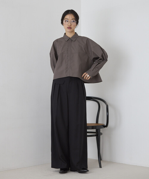 Firsthand(ファーストハンド)の「Firsthand/ファーストハンド 切替デザイン ショートブラウス / 立体スリーブ ロングスリーブシャツ(シャツ/ブラウス・レディース・サックスブルー/チャコールグレー/ホワイト/ピンク・フリ-)」の15枚目の写真