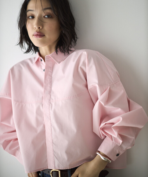 Firsthand(ファーストハンド)の「Firsthand/ファーストハンド 切替デザイン ショートブラウス / 立体スリーブ ロングスリーブシャツ(シャツ/ブラウス・レディース・サックスブルー/チャコールグレー/ホワイト/ピンク・フリ-)」の20枚目の写真